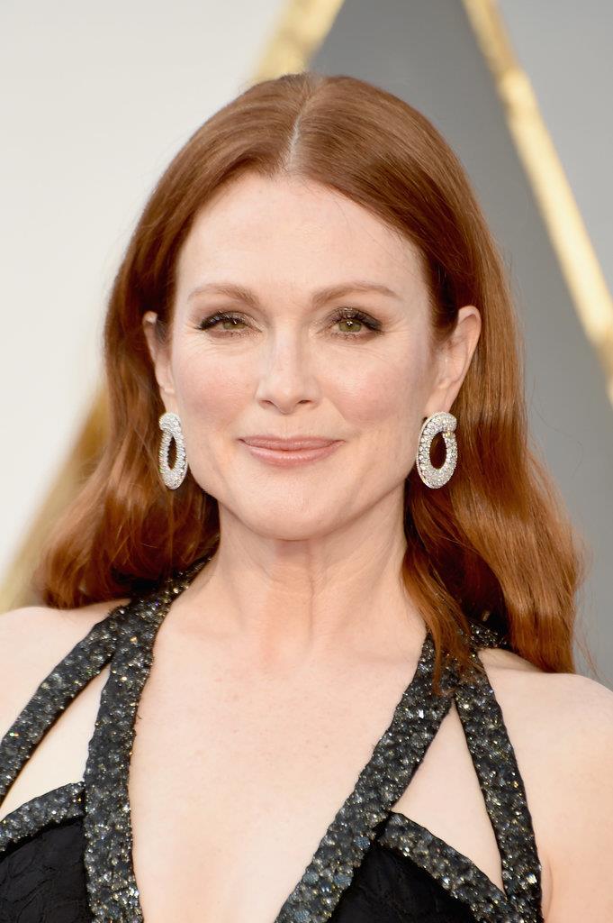 brincos Julianne Moore