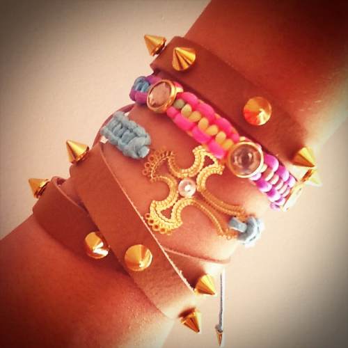 mix de pulseiras