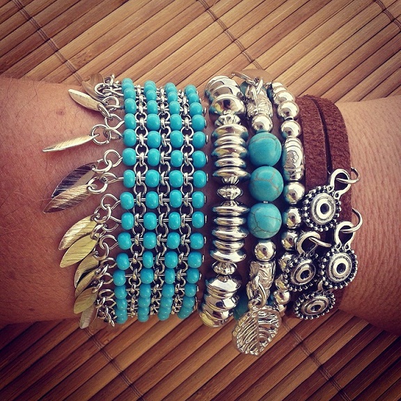 mix de pulseiras