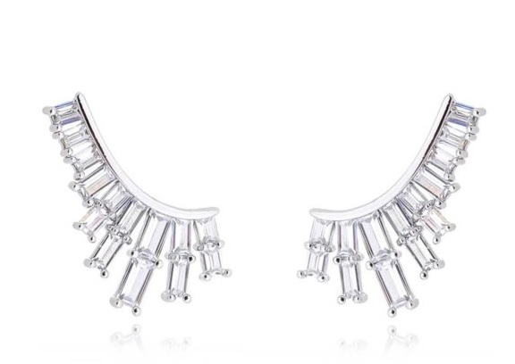 Semijoias Waufen: ear cuff banhado a ródio branco e cravejado com zircônias.