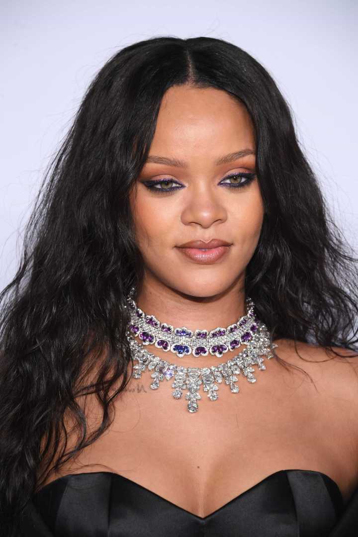 Rihanna Colar Statement