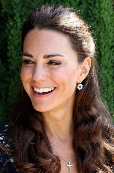 Kate Middleton crucifixo