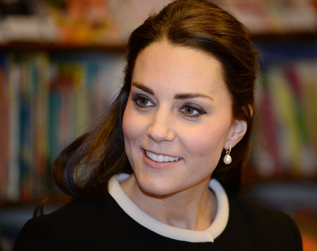 brincos pequenos de kate middleton