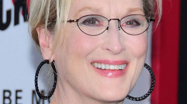 Meryl Streep brinco argola