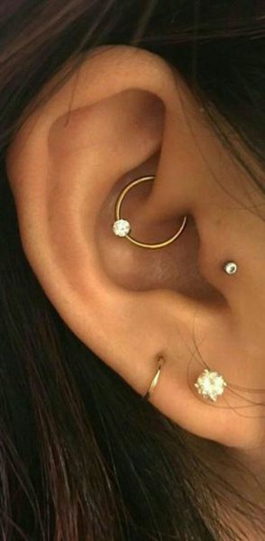 Daith piercing