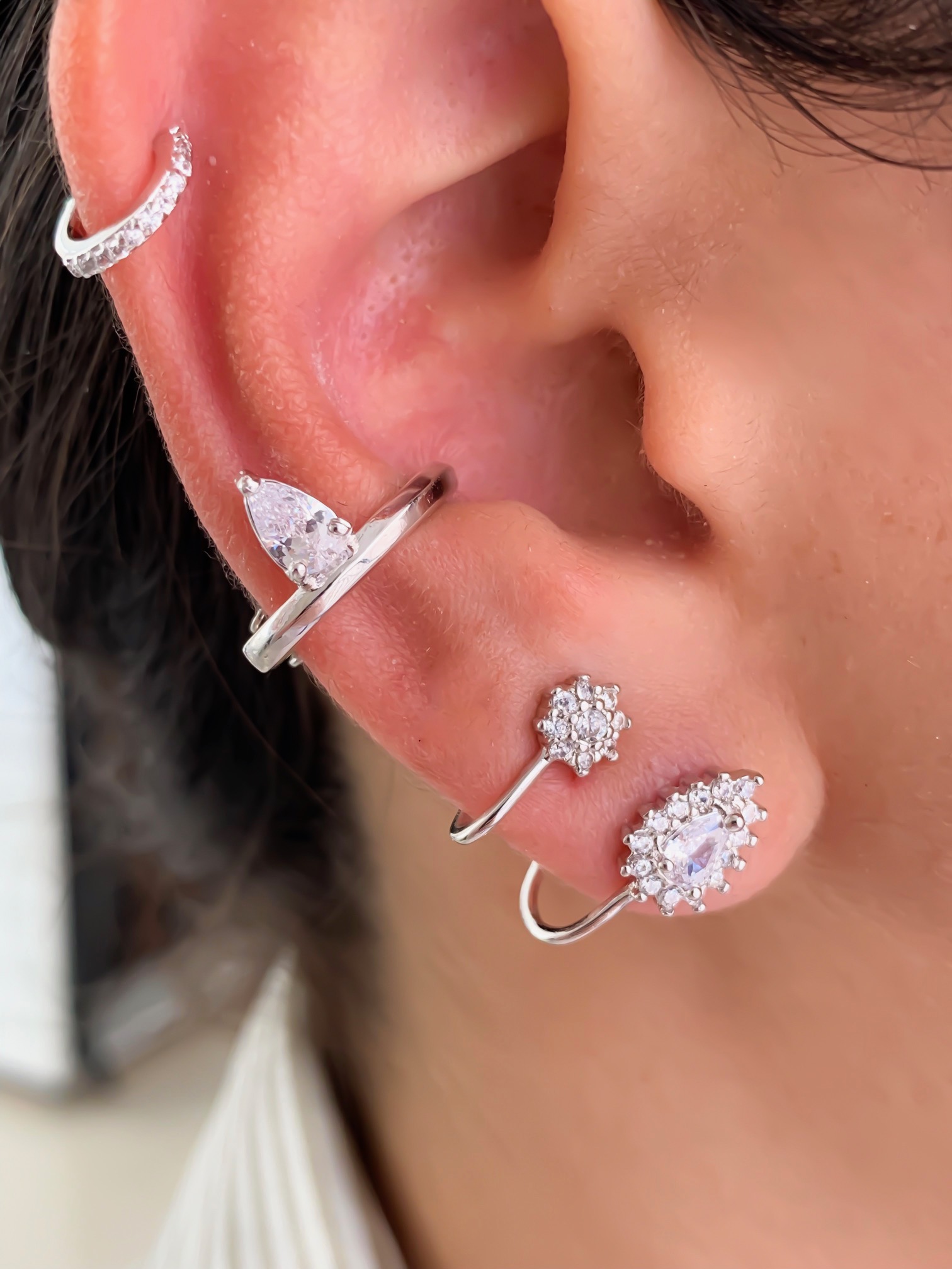 Piercing Orelha/Cartilagem, Daith Argola Detalhada Indiana Dourada