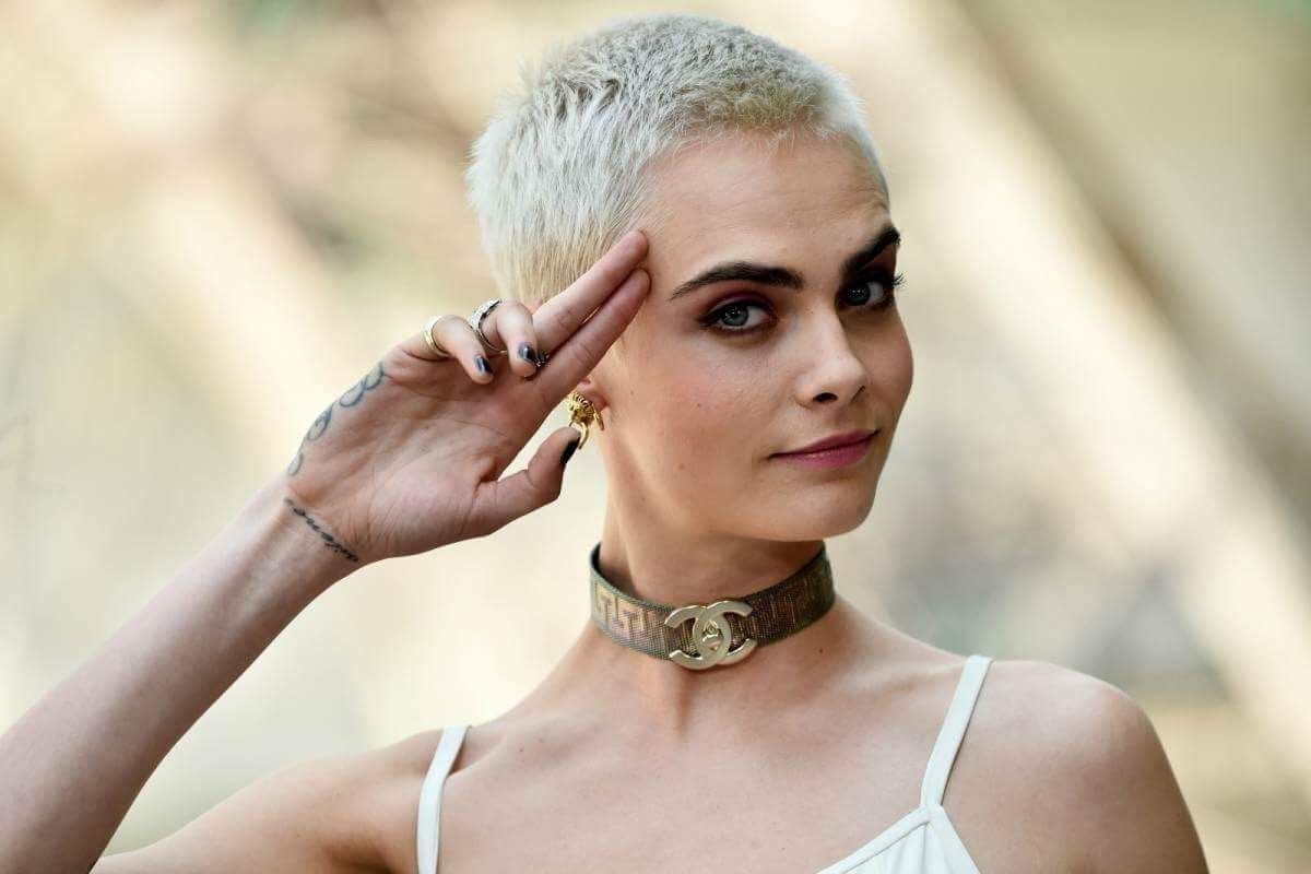 Cara Delevigne Choker