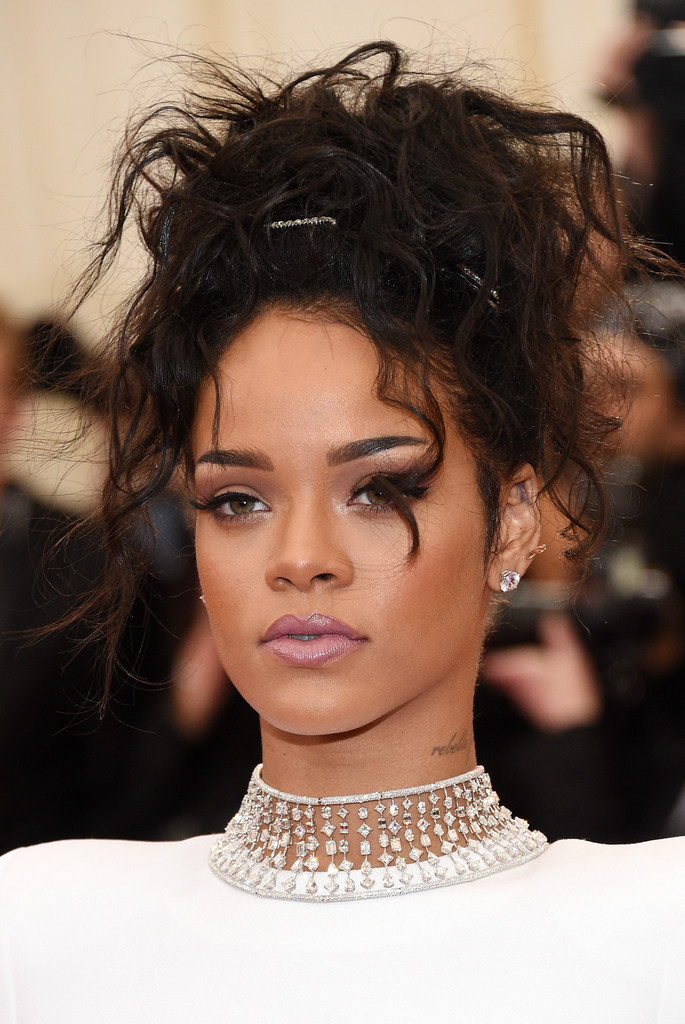 Choker Pedraria Rihanna