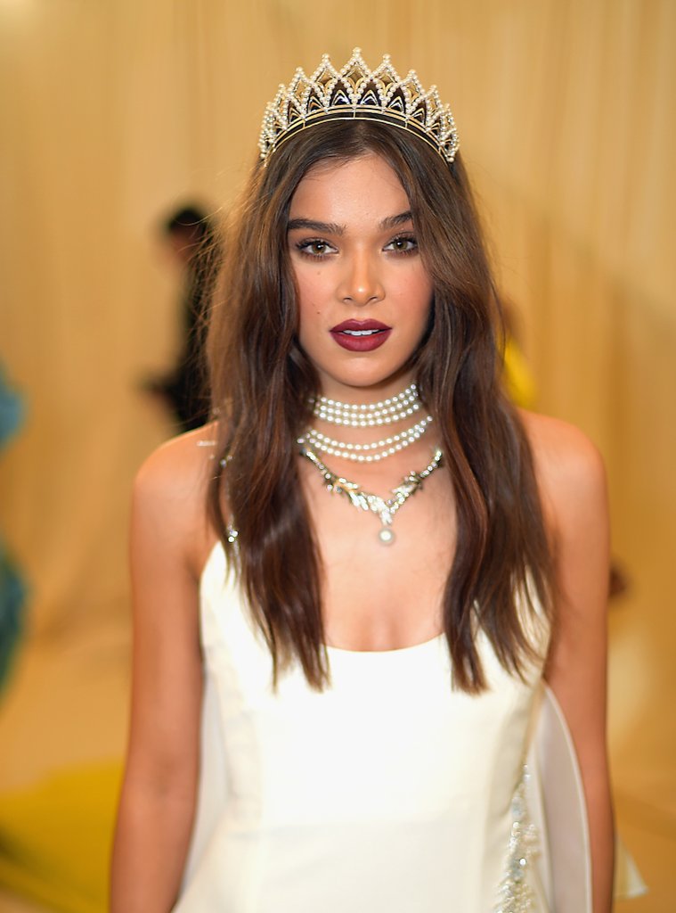 Hailee Steinfeld Coroa