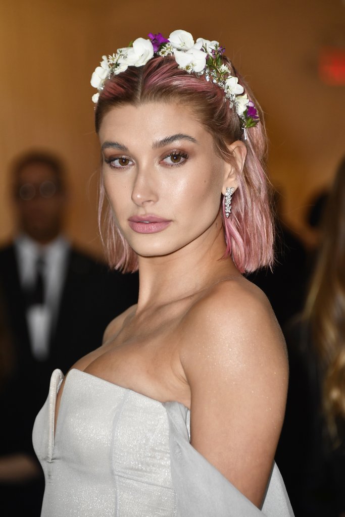 Hailey Baldwin Brinco