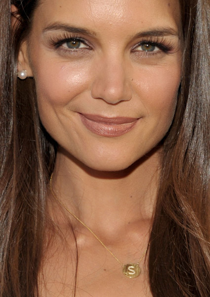 katie holmes com colar da suri