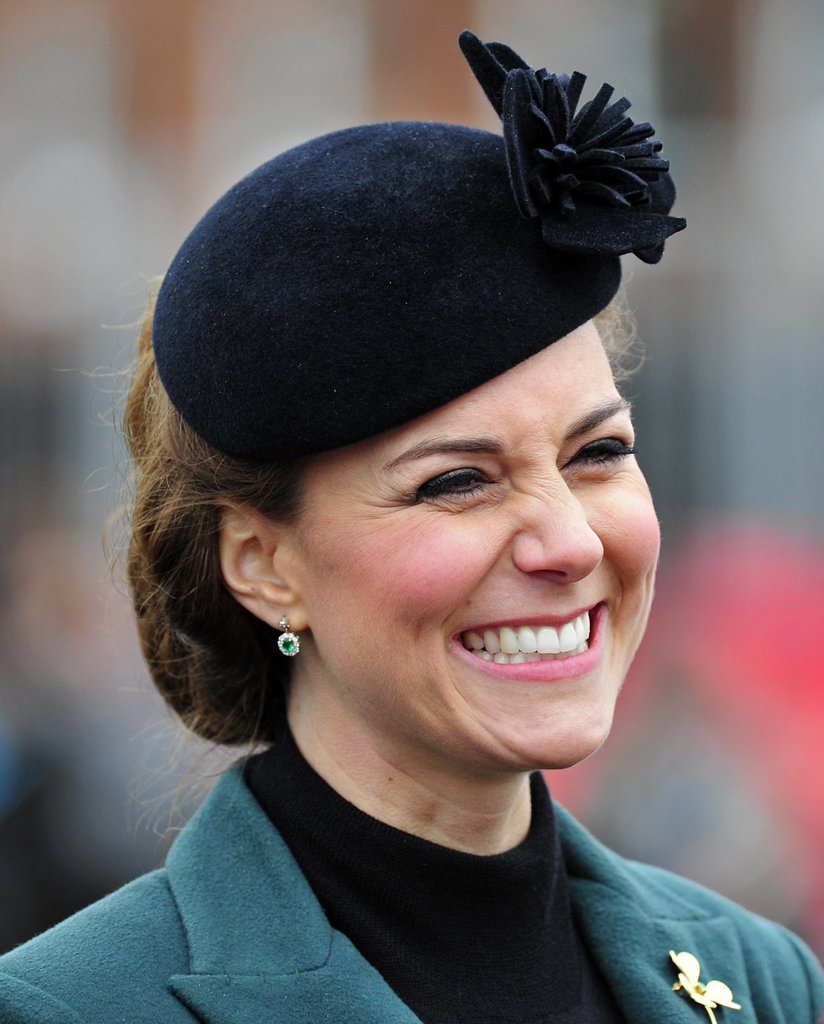 Brincos de Kate Middleton Esmeraldas