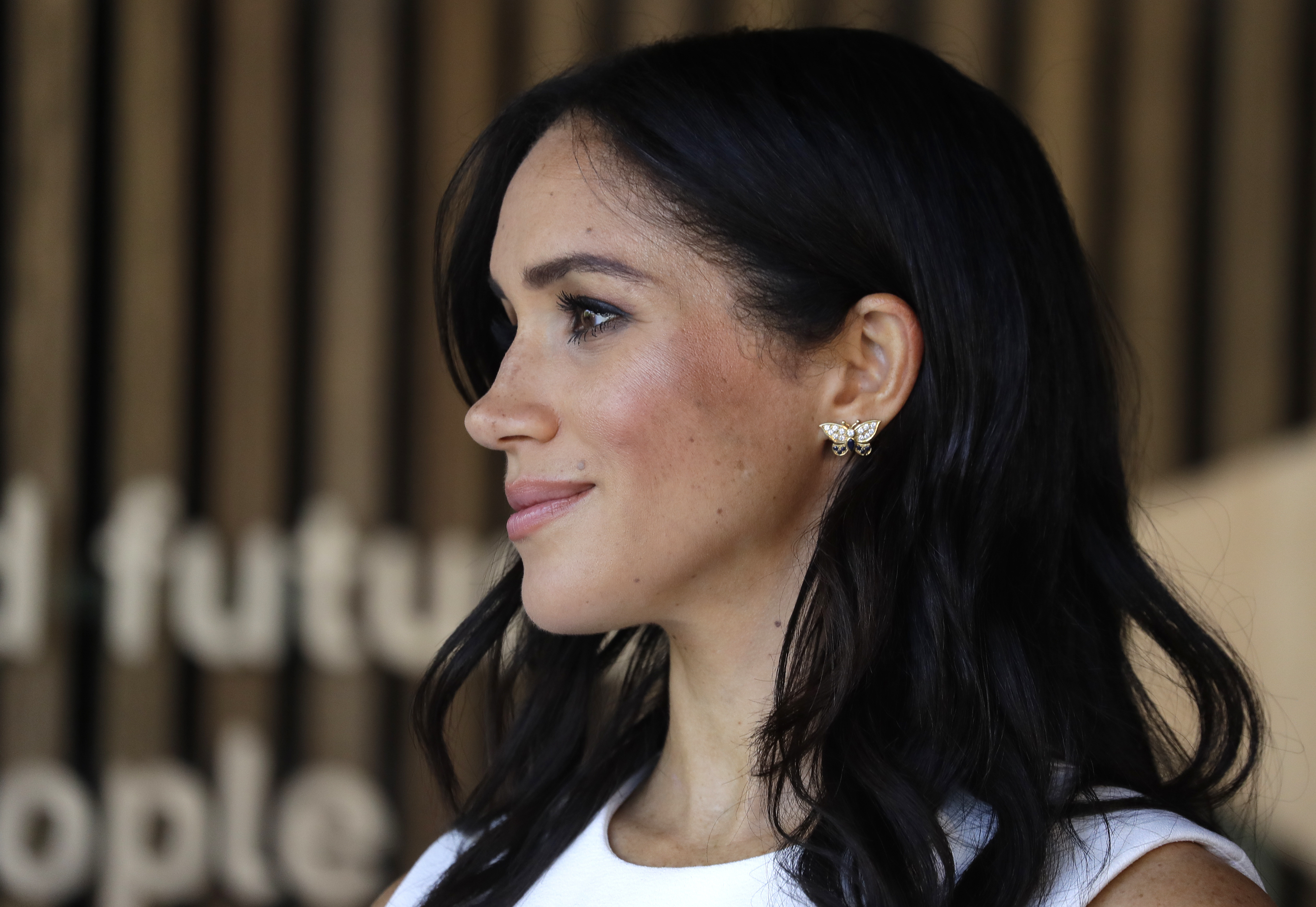 Meghan Markle usa joias de Diana Brincos