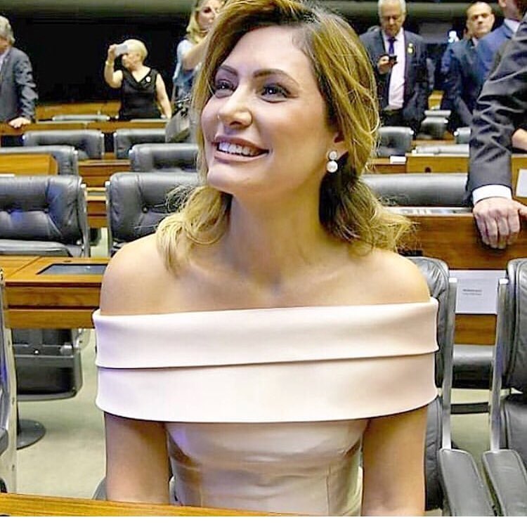 Michelle Bolsonaro Brincos