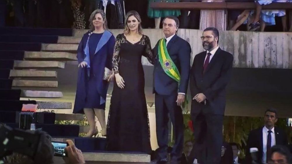 vestido da michelle bolsonaro logo preto