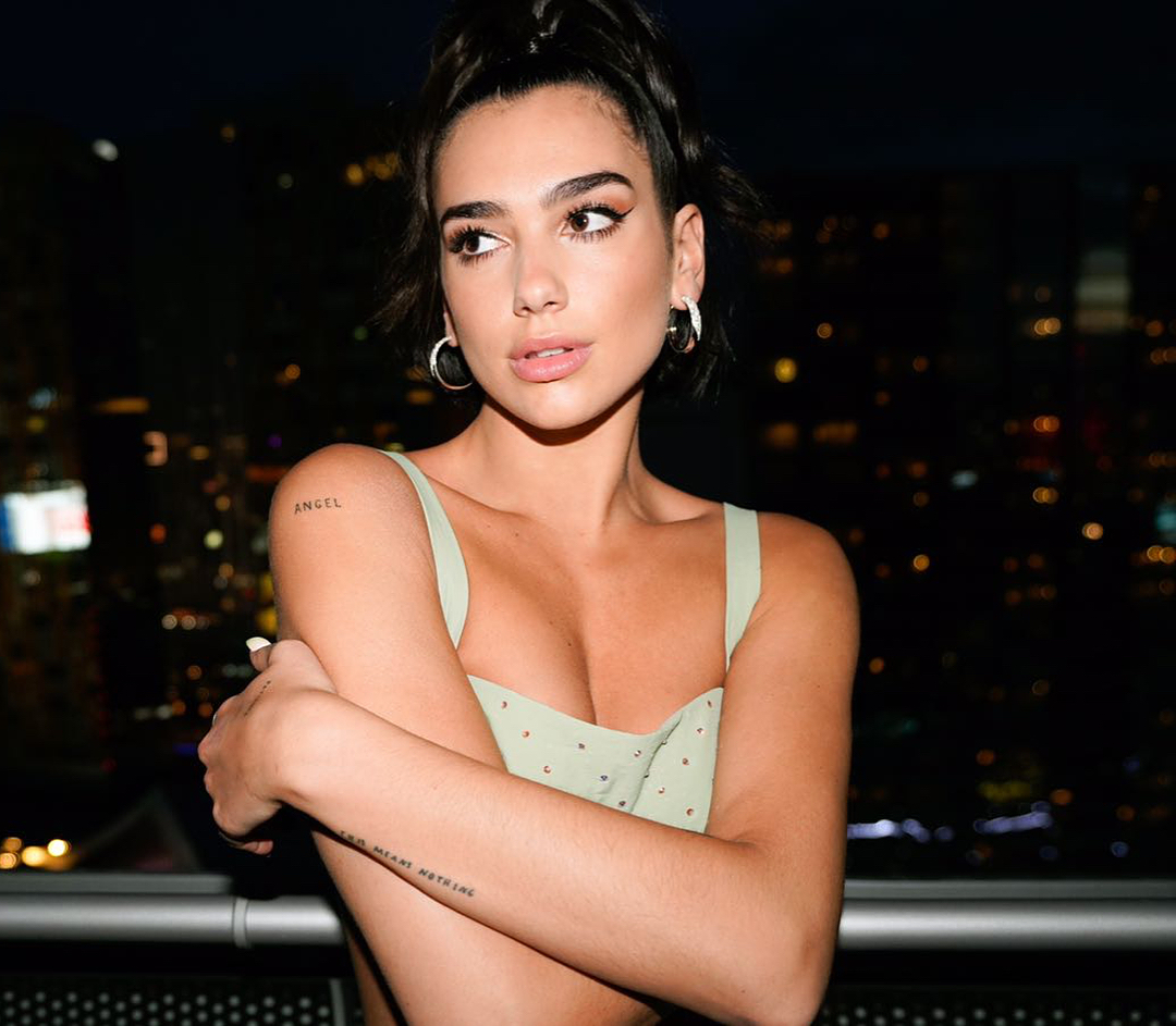 Acessorios de Dua Lipa Argolas