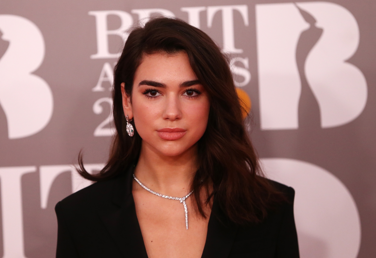 Dua Lipa Joias