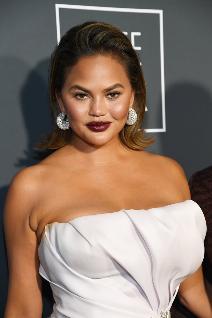 Critics Choice Awards 2019 Chrissy Teigen Brincos