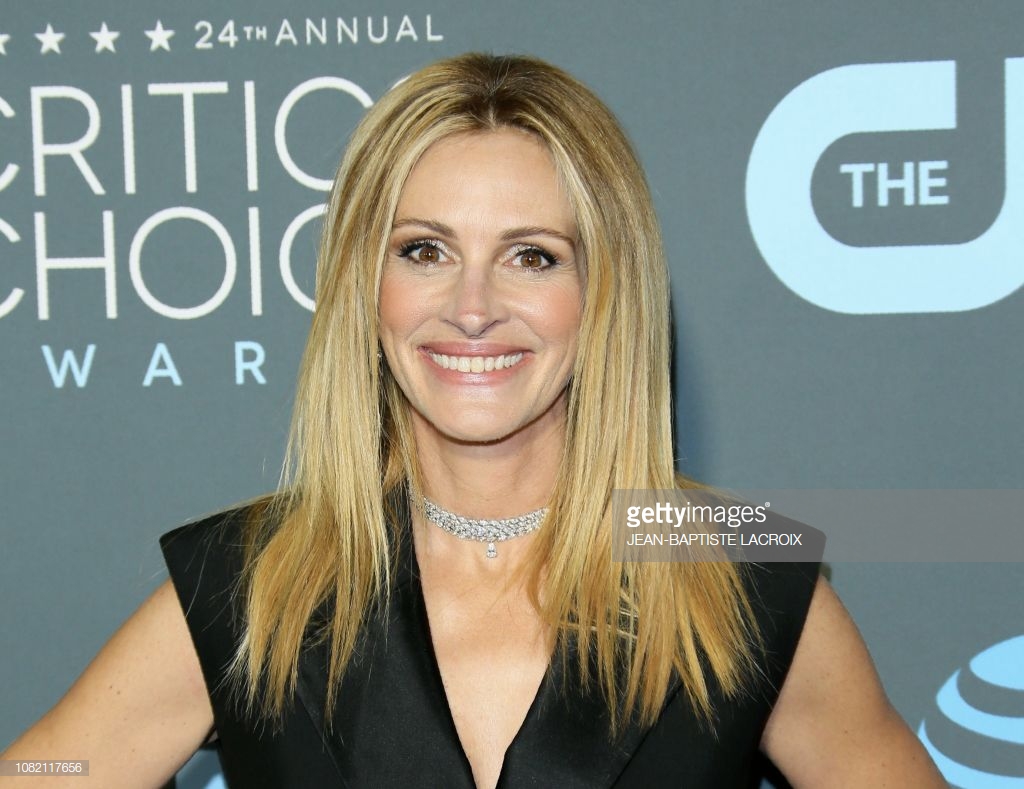 Critics Choice Awards 2019 Julia Roberts Colar