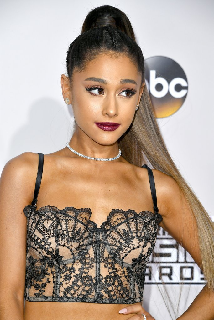 chokers de ariana grande com top