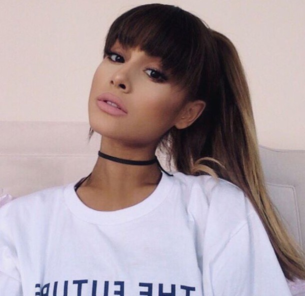 chokers de ariana grande preta