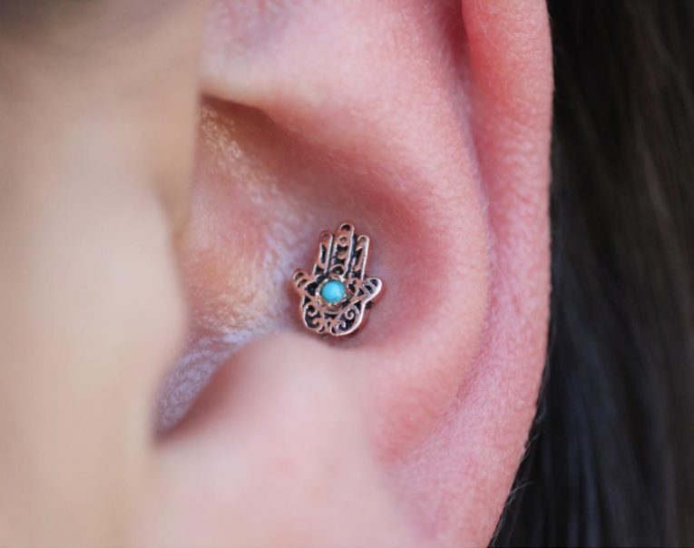 conch piercing hamsa