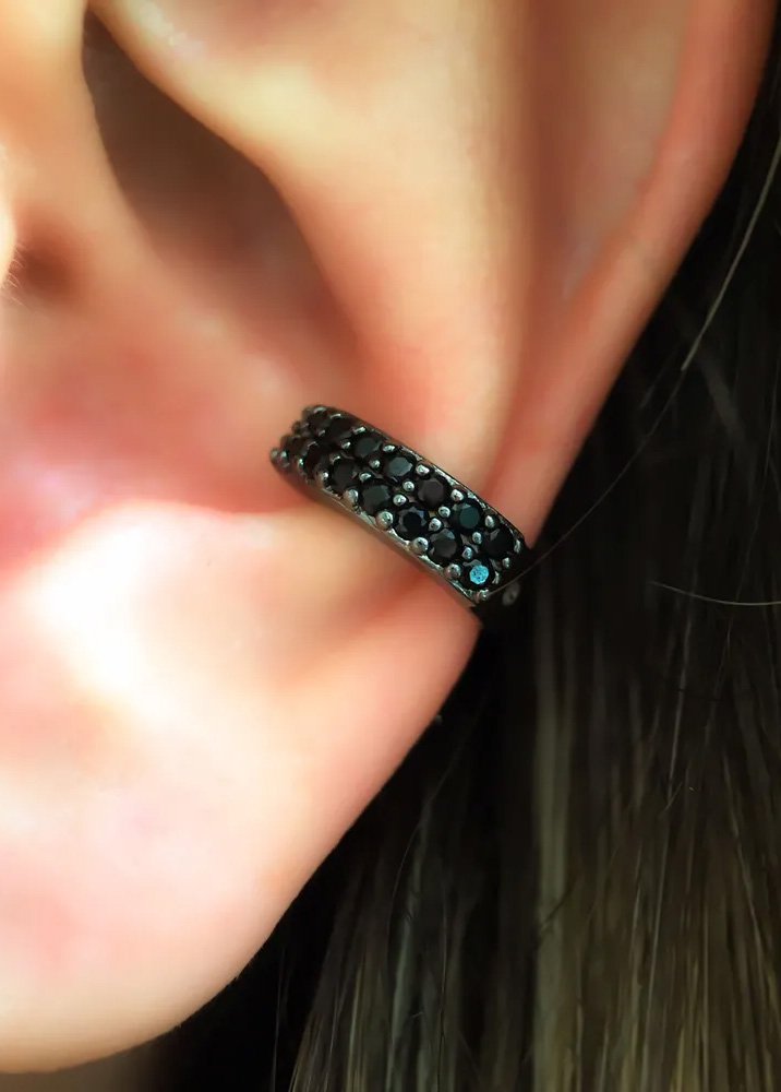 piercing conch preto