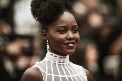 lupita nyongo brinco grande