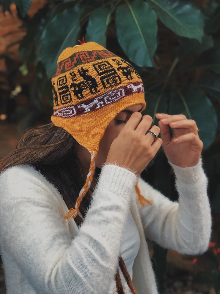 toucas e gorros peruana amarela