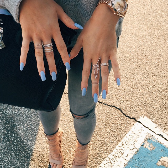 unhas da kylie jenner azul diamante