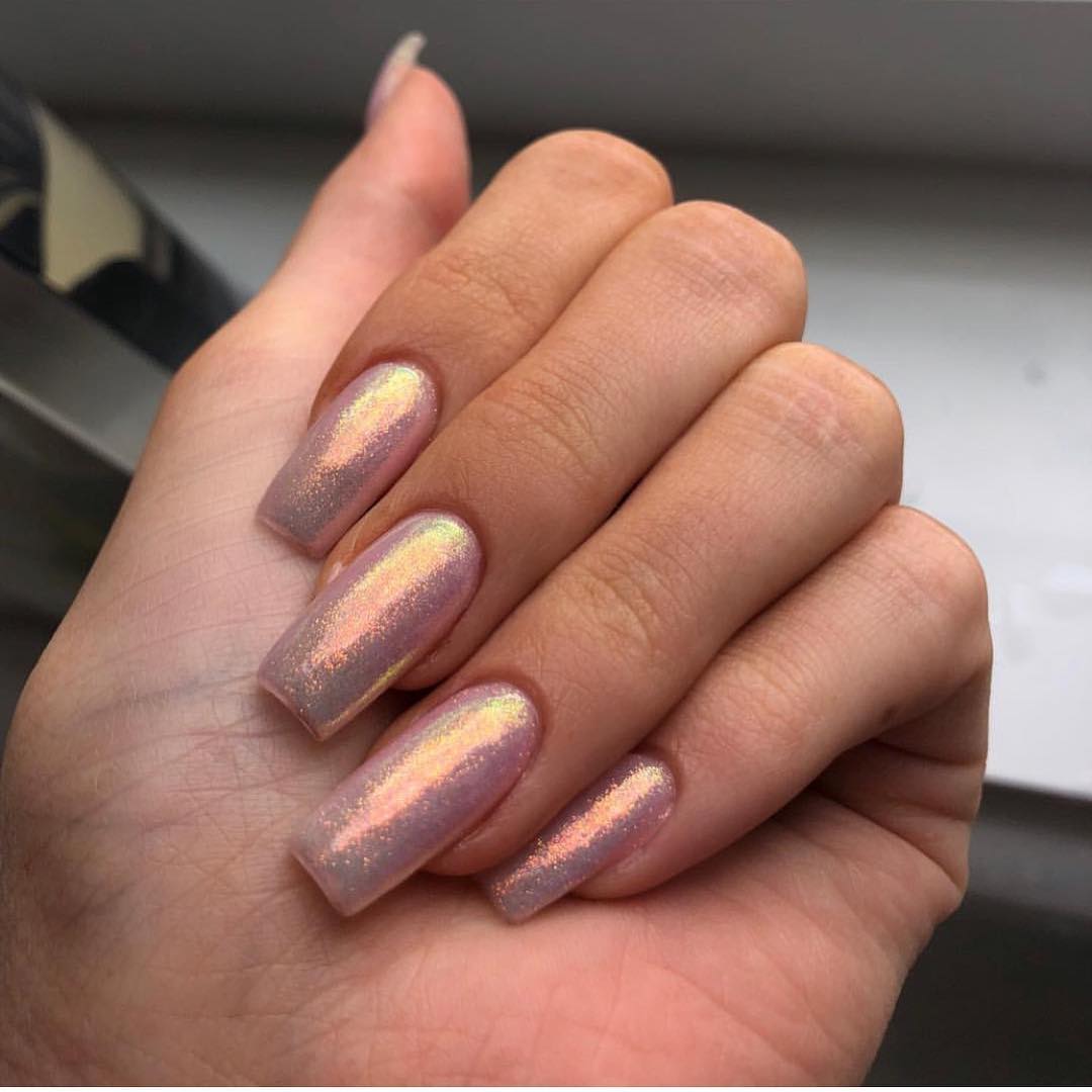 unhas da kylie jenner brilhante