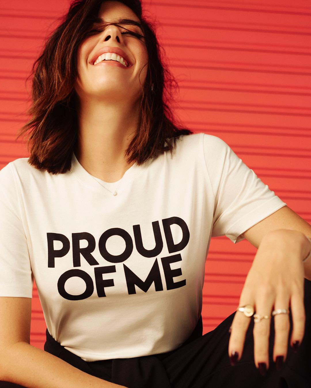 camiseta com frase camila coutinho