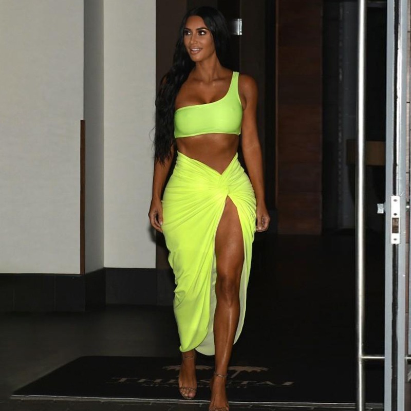 looks com neon kim kardashian 2