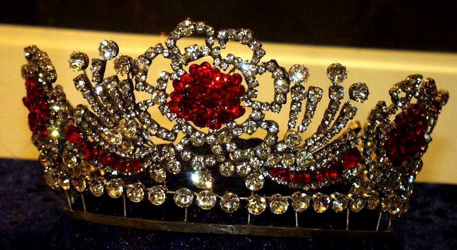 tiara de rubi da rainha elizabeth ii detalhes