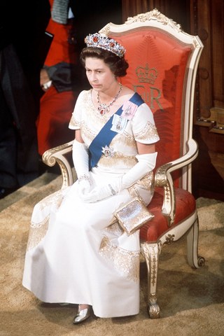 tiara de rubi da rainha elizabeth ii jovem