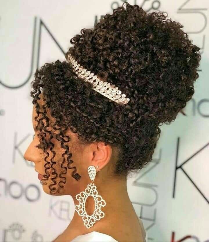 penteado de noiva cabelo cacheado