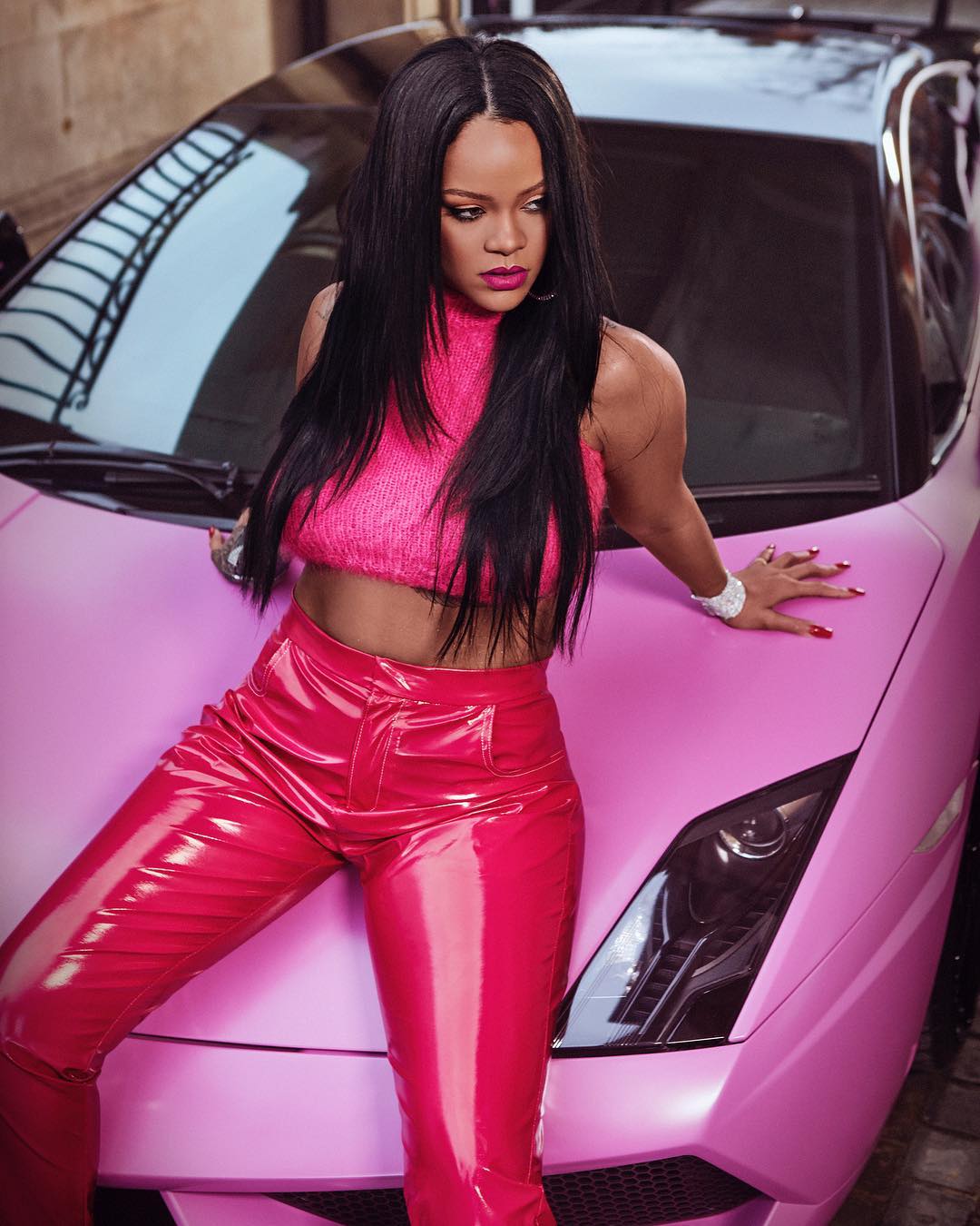 rihanna pink mood