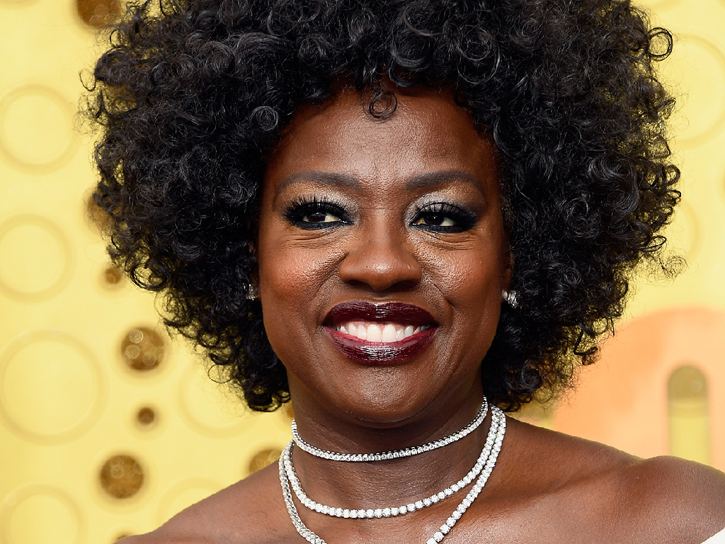 viola davis colar emmy 2019