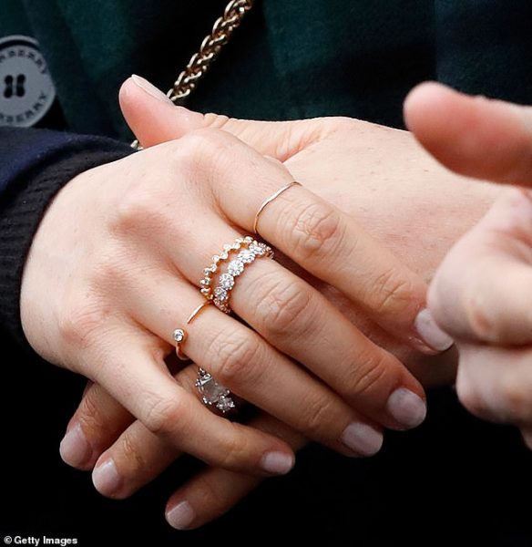 Meghan Markle skinny rings