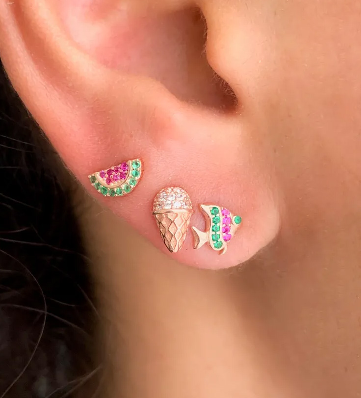 brinco de zirconias coloridas