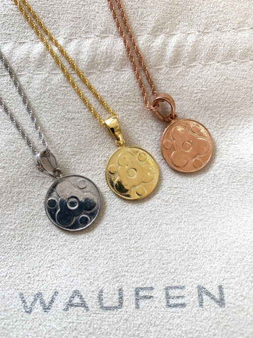 Colar Com Medalha De São Bento Em Prata 925 Banho Ouro 18K - Image 2